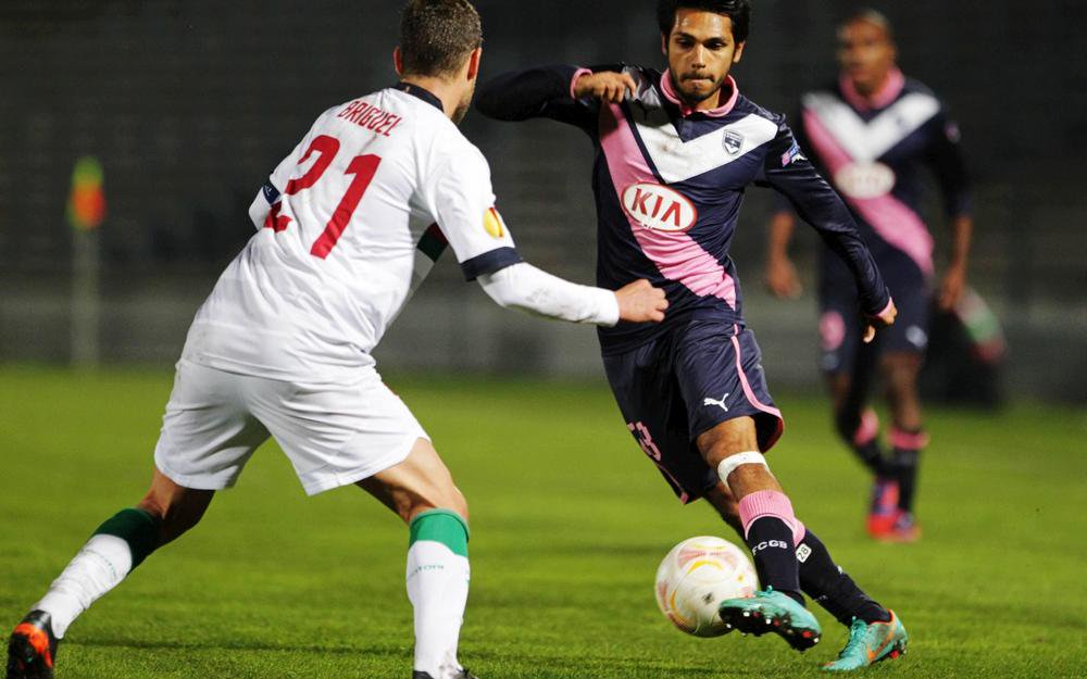 Football - En images, la carrière de Benoît Trémoulinas, des Girondins de Bordeaux à Séville