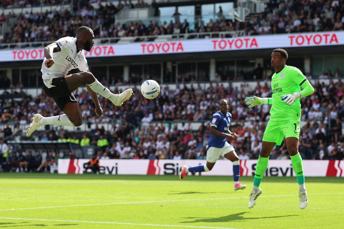 Corey Blackett-Taylor of Derby County shoots at goal 