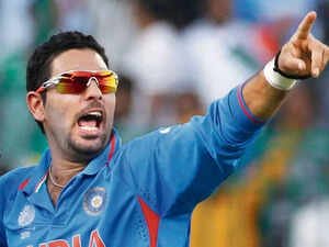 Dhoni-Yuvraj-1103-REU