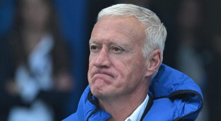 "Je ne pourrai jamais l'oublier" : Didier Deschamps accusé d'avoir "cédé à la pression d'une partie raciste de la France", ce grafiti infamant retrouvé sur les murs de sa villa bretonne