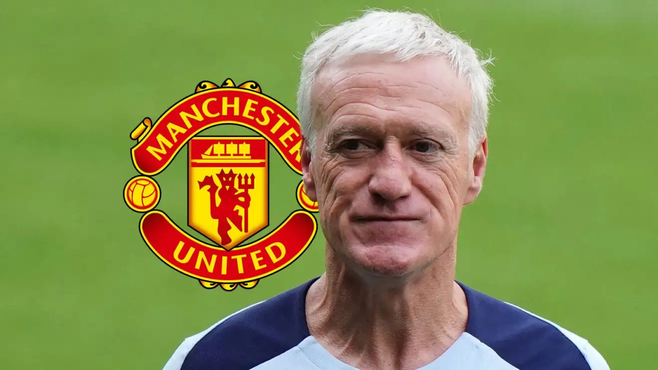 Didier Deschamps with the Man Utd badge