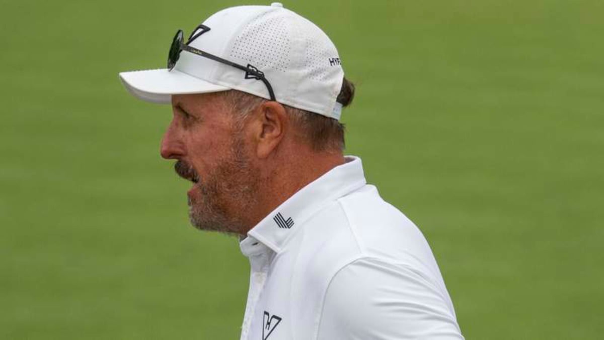 PLYMOUTH, MI – AUGUST 23: Phil Mickelson looks over to the galley before teeing off the first tee during round two of the LIV Golf Team Championship Michigan at The Cardinal at Saint John s Resort in Plymouth, MI on August 23, 2025. Photo by Joseph Weiser/Icon Sportswire GOLF: AUG 10 LIV Golf Chicago EDITORIAL USE ONLY Icon25082359 ©IMAGO/Icon Sportswire