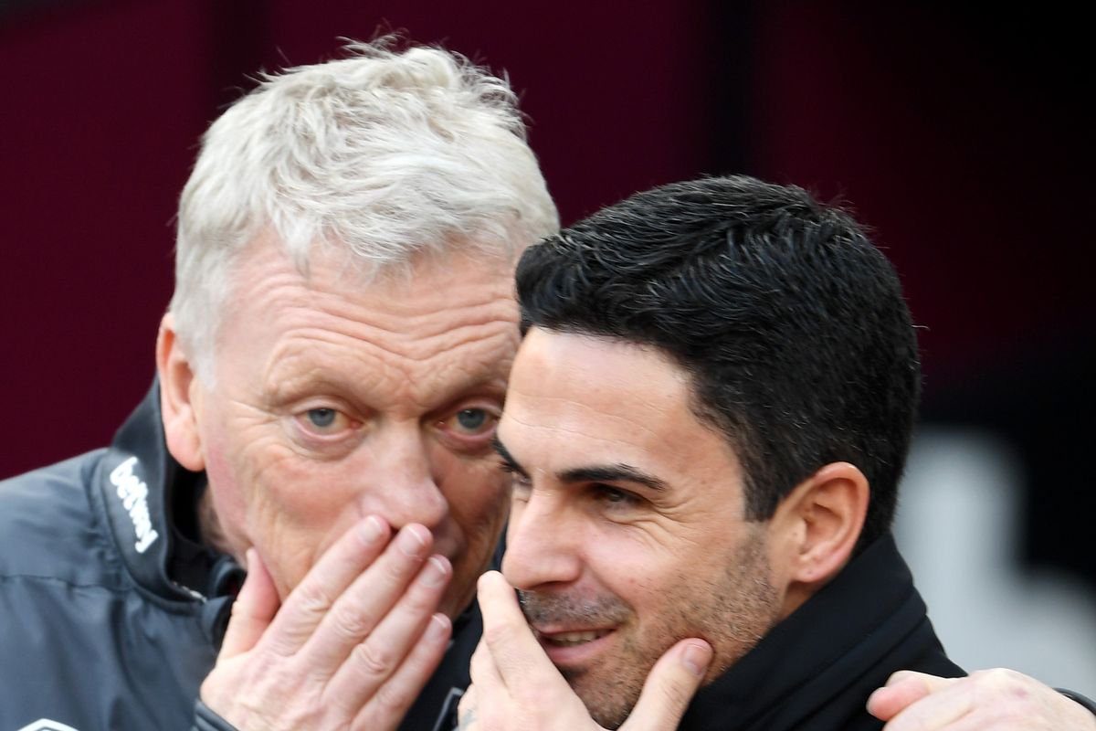 David Moyes embraces Mikel Arteta