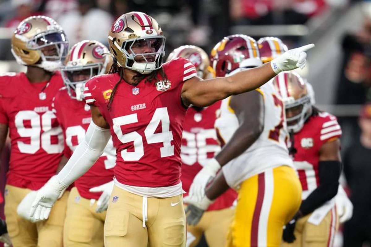 Oct 19, 2026; Santa Clara, California, USA; San Francisco 49ers linebacker Fred Warner (54) reacts afetr a play during the second quarter against the Washington Commanders at Levi's Stadium. © Cary Edmondson-Imagn Images