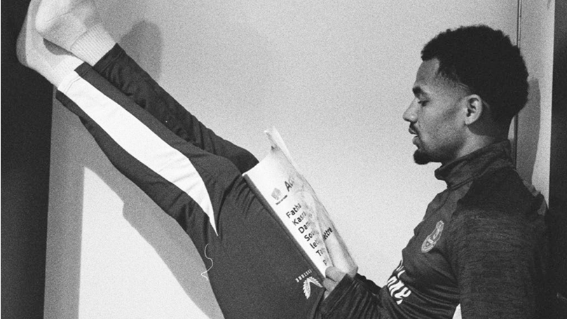 Iliman Ndiaye with his feet up (he has now left for Man City so  should be labelled former Everton winger Iliman Ndiaye