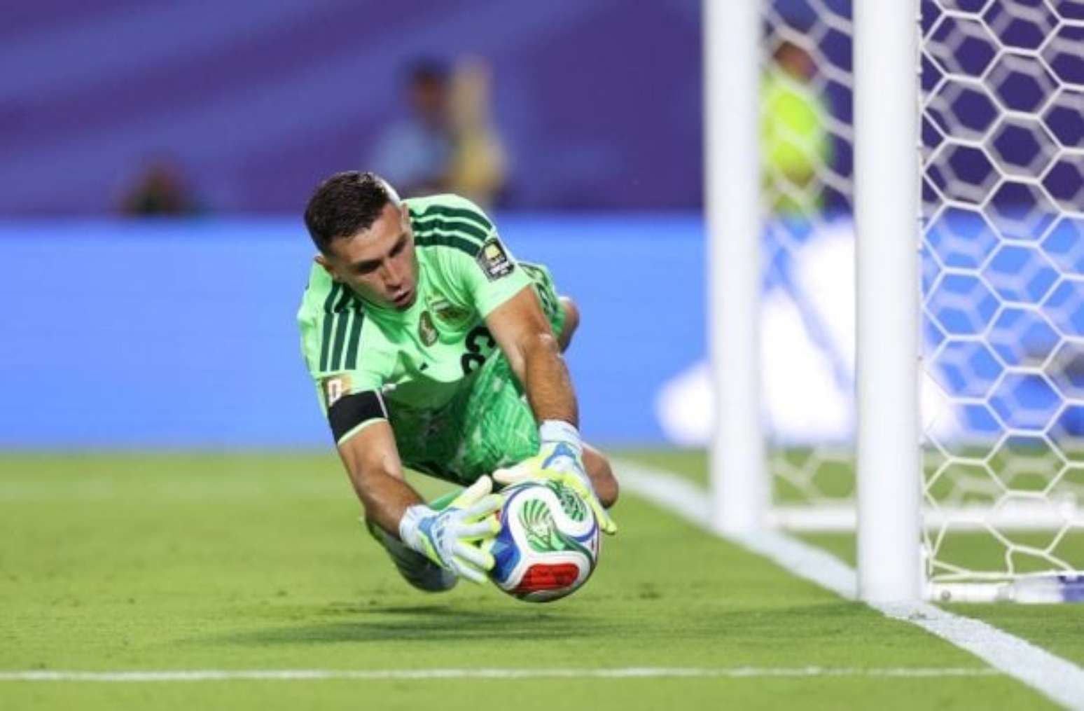Dibu Martínez durante a Copa do Mundo com a Argentina –