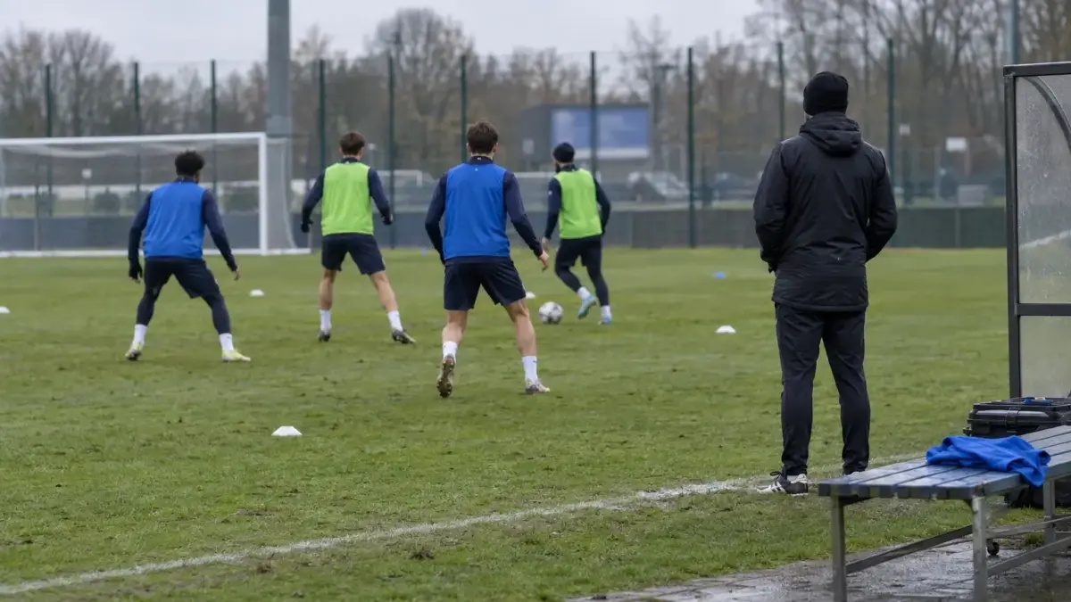 Footballers train at a damp training ground as Chelsea manage Reece James’s injury absence