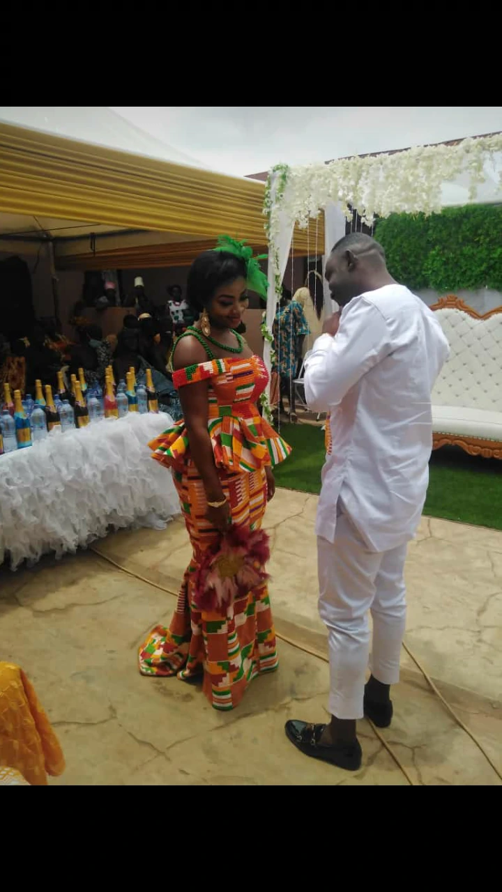 Couple sets record as they marry four days after dating - Photos
