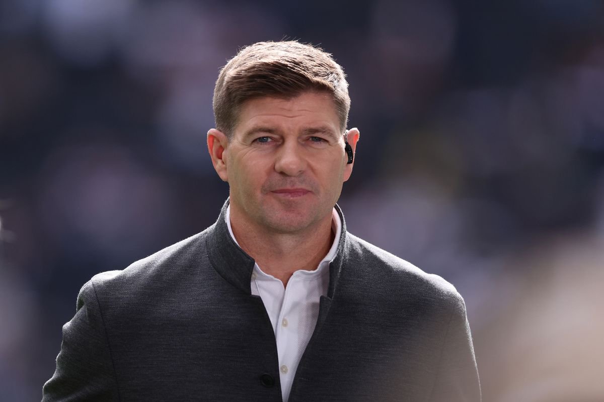 Wrexham's Hollywood co-owners must flatly ignore talk of making Steven Gerrard the club's next manager