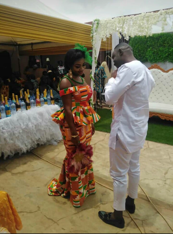 Couple sets record as they marry four days after dating - Photos