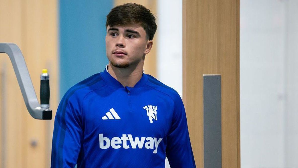 Harry Amass training for Manchester United