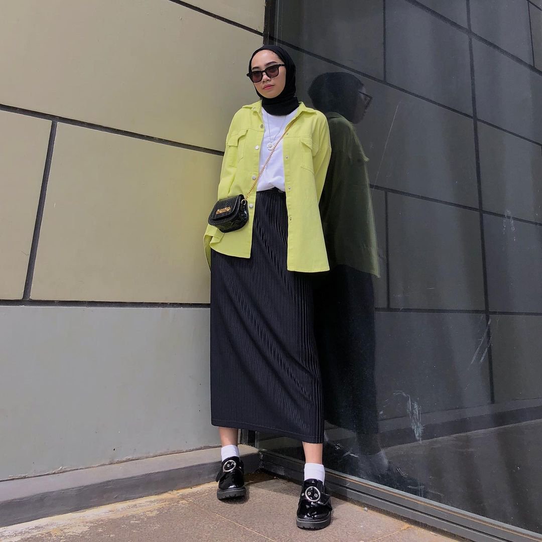 8 OOTD Rok Span Hijab yang Simpel tapi Fashionable 