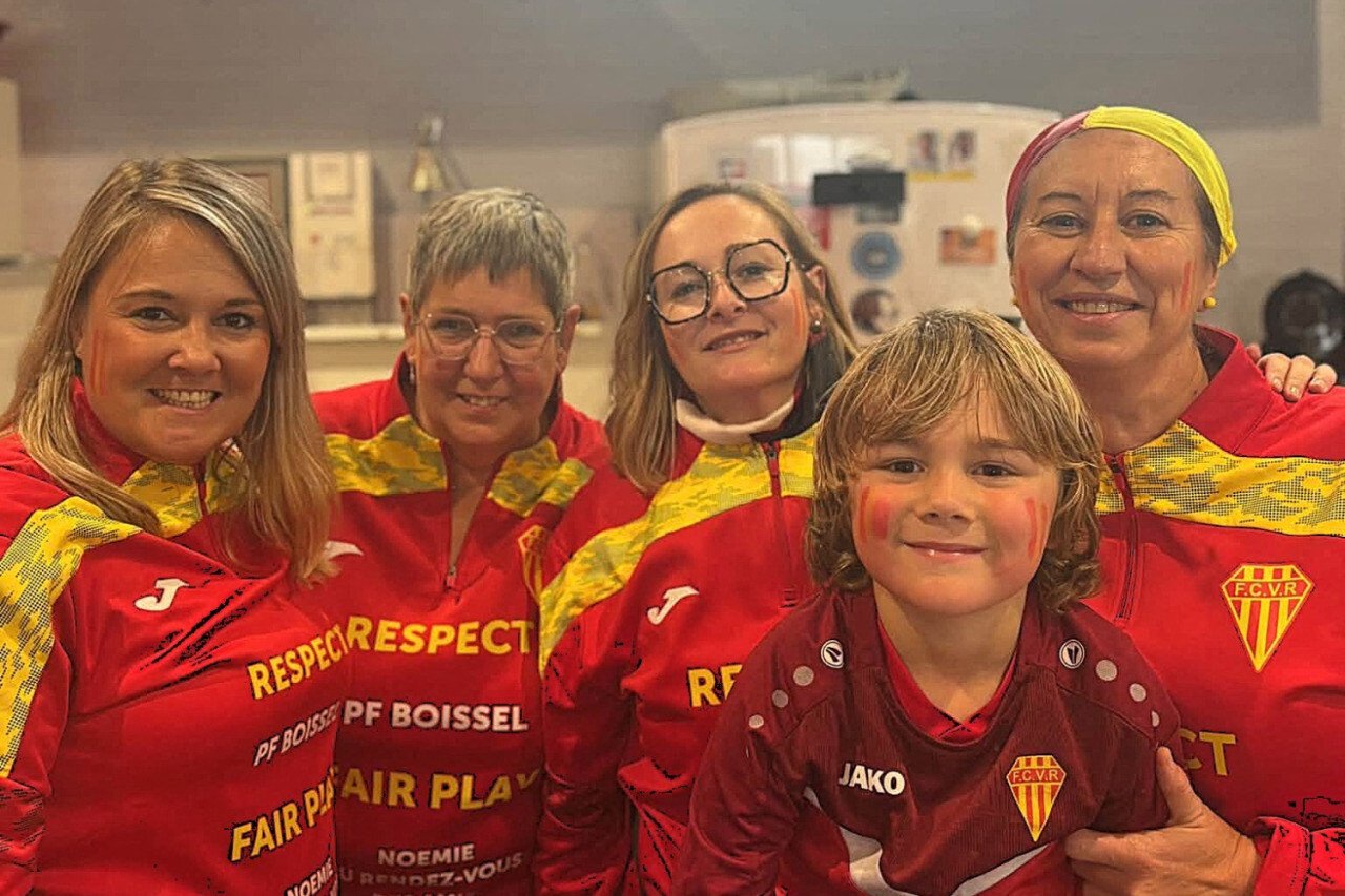 De nombreux bénévoles, de toutes les générations, sont venus apporter leur aide pour faire de ce match un beau moment festif.