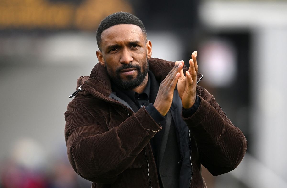 WOKING, ENGLAND - APRIL 03: Jermain Defoe, Manager of Woking, applauds the fans after the Enterprise National League match between Woking and Eastleigh at The Laithwaite Community Stadium on April 03, 2026 in Woking, England. (Photo by Mike Hewitt/Getty Images)