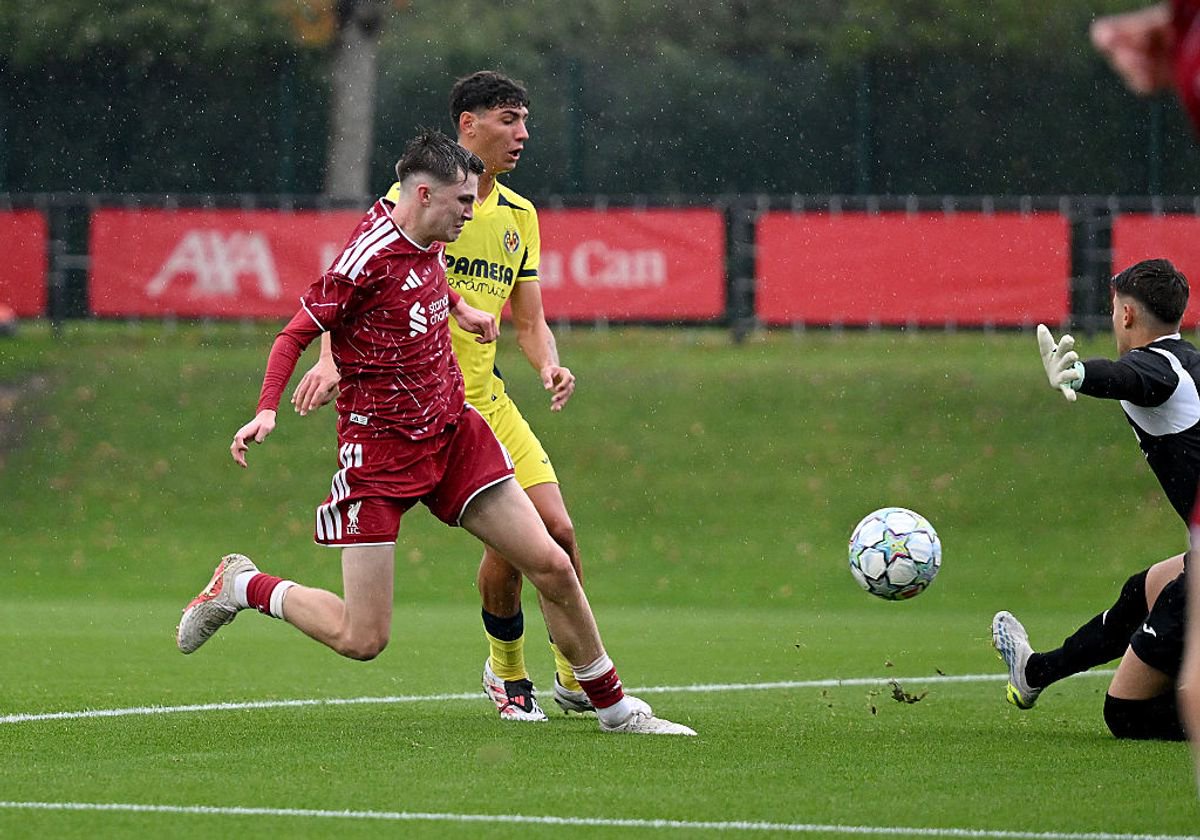 KIRKBY, ENGLAND - OCTOBER 20: (THE SUN OUT, THE SUN ON SUNDAY OUT) Finn Inglethorpe of Liverpool in action during the UEFA Youth League game at AXA Training Centre on October 20, 2026 in Kirkby, England.  (Photo by Nick Taylor/Liverpool FC via Getty Images)
