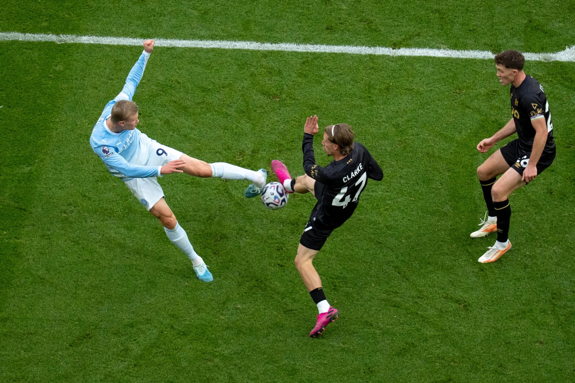 Erling Haaland taking aim.