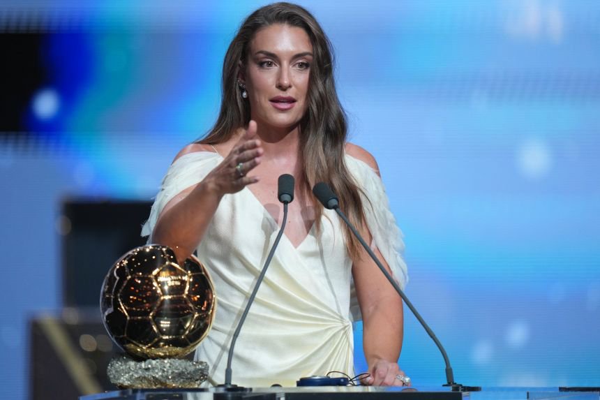 Alèxia Putellas speaks after receiving the Ballon d'Or Féminin for the third time.