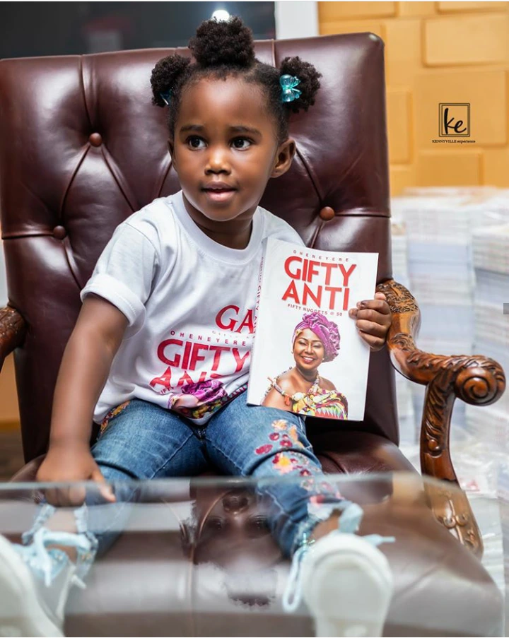 Beautiful pictures of Gifty Anti and her daughter surfaces online.