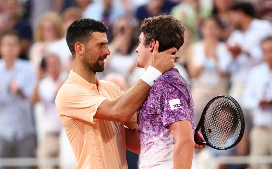 O respeito de Novak Djokovic por João Fonseca após a derrota em Roland Garros (Foto: Clément Mahoudeau / FFT)