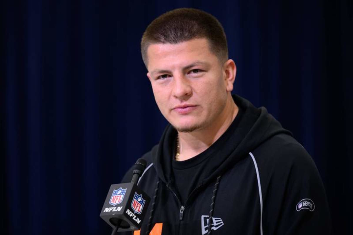INDIANAPOLIS, IN – FEBRUARY 27: Vanderbilt quarterback Diego Pavia answers questions from the media during the NFL, American Football Herren, USA Scouting Combine on February 27, 2026 at the Indiana Convention Center in Indianapolis, IN. Photo by Zach Bolinger/Icon Sportswire NFL: FEB 27 Scouting Combine EDITORIAL USE ONLY Icon2602272726 ©IMAGO/Icon Sportswire