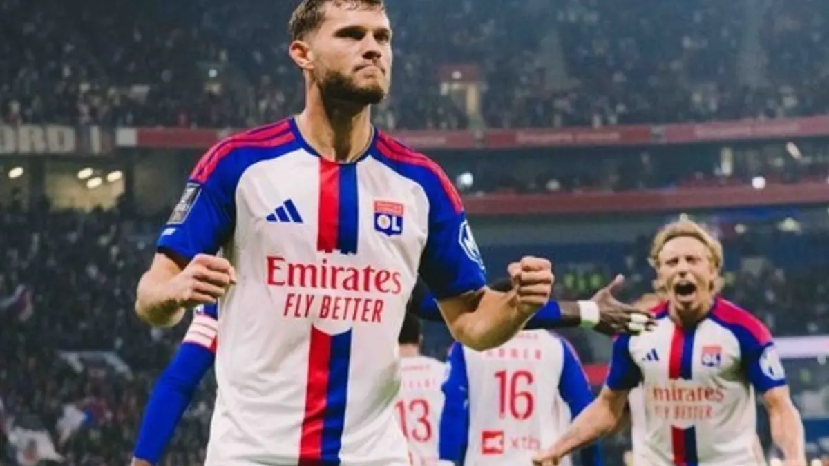 Lyon lidera Ligue 1 pela primeira vez desde 2021