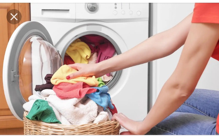 What Color Clothes Can You Wash Together : How to Wash Dark Clothes: 5 Tips to Keep Them From Fading! / No color change means the item can be safely bleached.