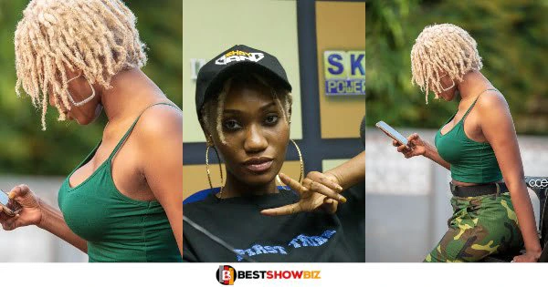 Man spotted pressing the soft nyầsh of wendy shay in a viral video