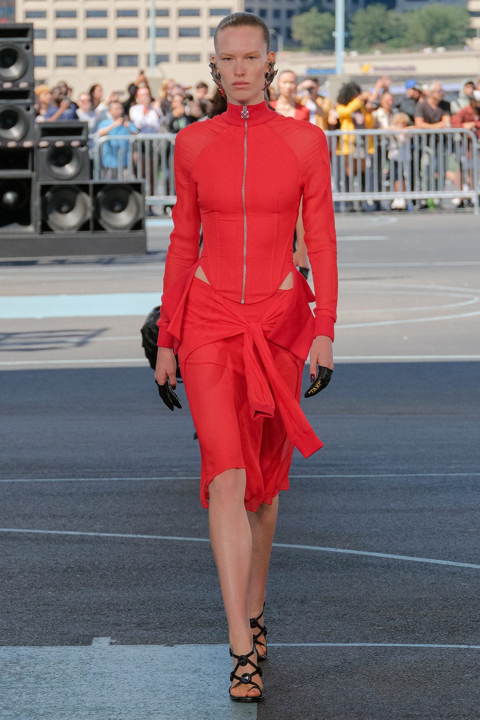 Desfile de la Semana de la Moda de Nueva York en blanco roto, primavera 2025