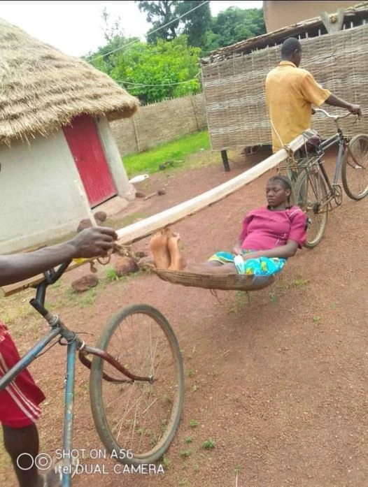 See how this pregnant woman was been transported to hospital in Ghana, so sad in this modern age.