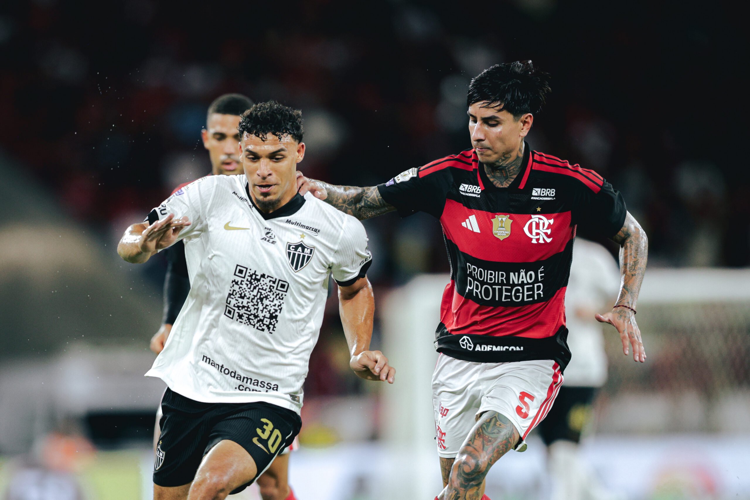 Flamengo Defeats Atlético Mineiro 3-2 to Take Top Spot