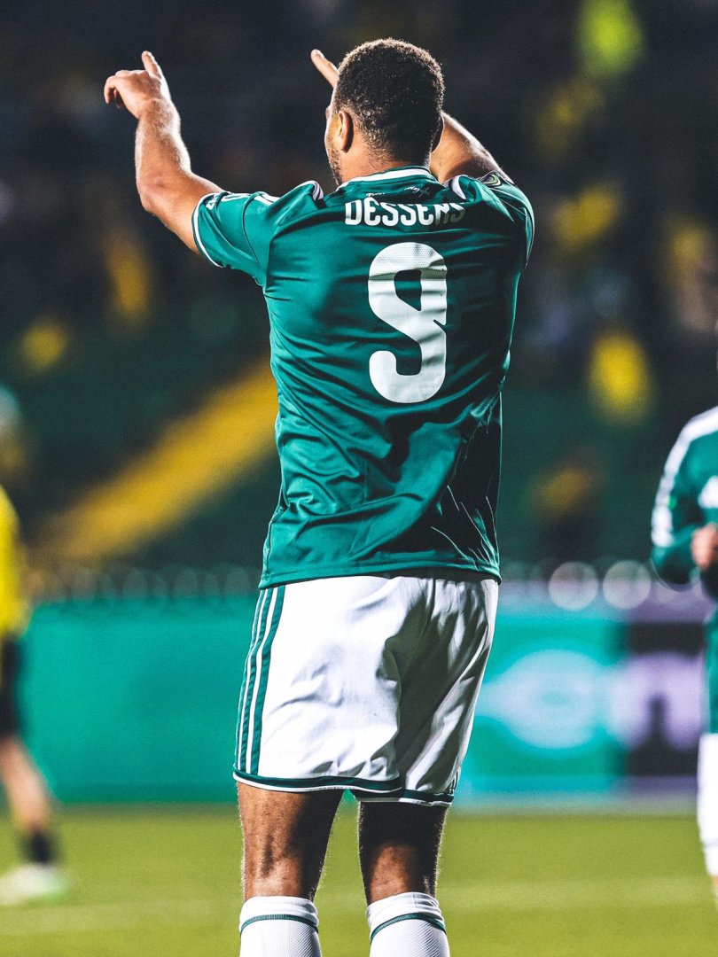 Cyriel Dessers celebrates his brace (Credit: Panathinaikos on X)