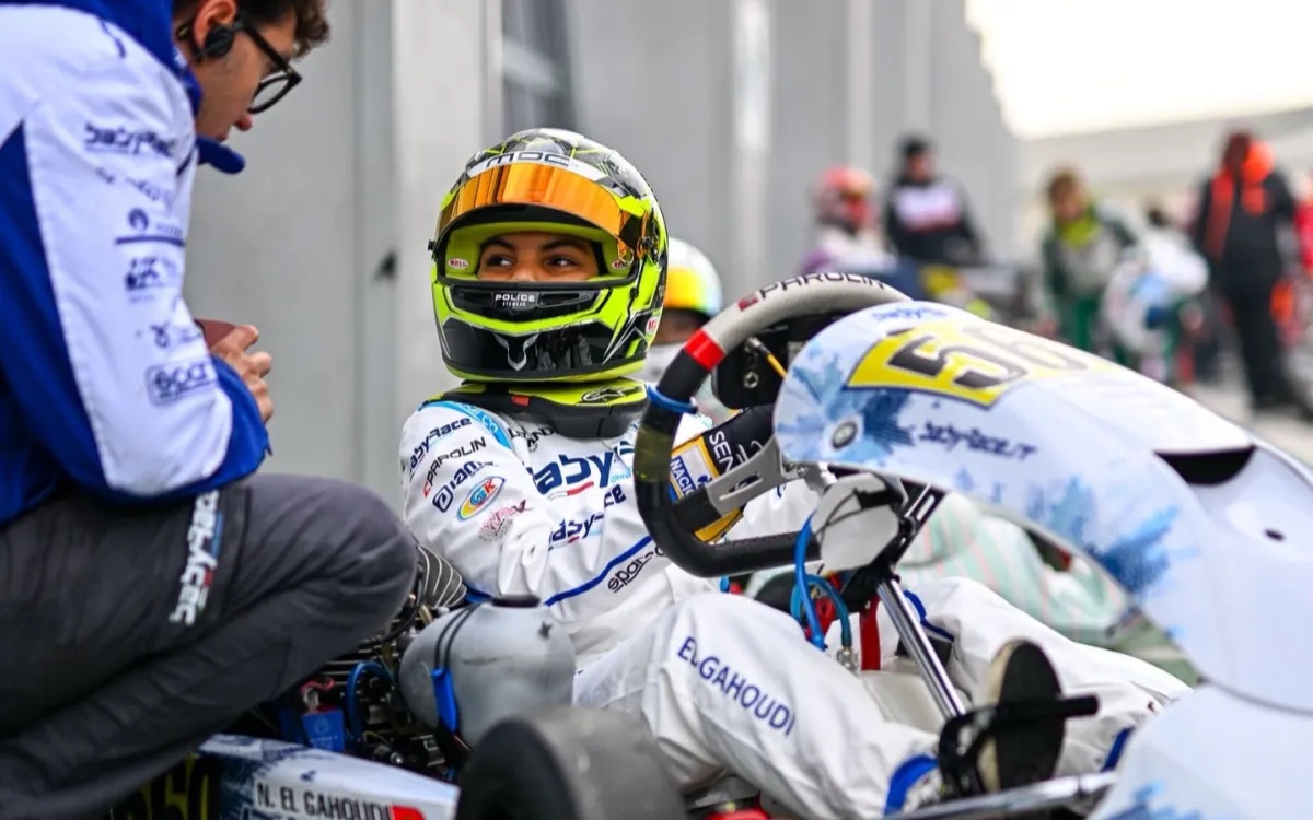 Un Marocain de 11 ans résiste au fils du patron de Mercedes, leur duel se termine par un accident