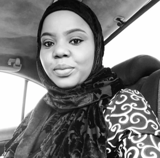 Do you remember "Arapa re gangan" in sawaro Ide; She what she looks like now (22 years Later)