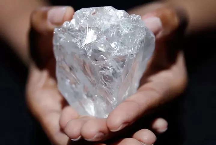 Berlian langka seberat 50,25 karat baru-baru ini ditemukan di Botswana, negara yang telah lama dikenal sebagai salah satu produsen berlian. (Foto: The Irish News)