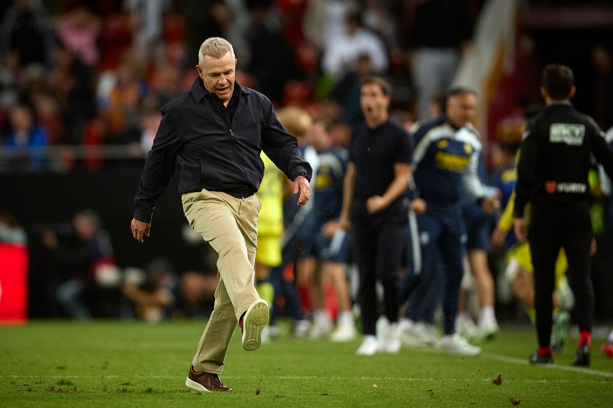 Valencia's Javier Aguirre was left raging with Harvey Elliott's red card
