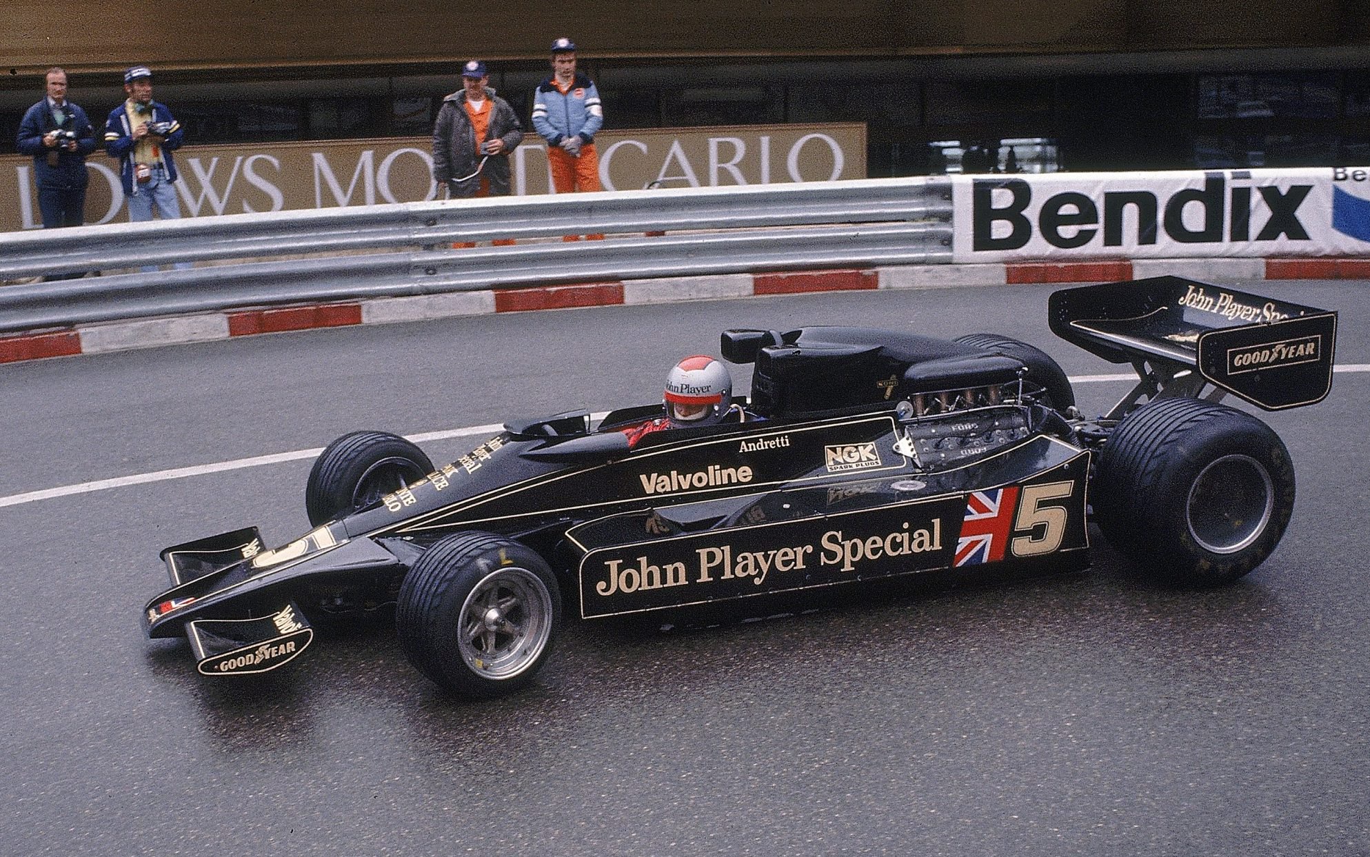 Andretti in the John Player Special-liveried black Lotus