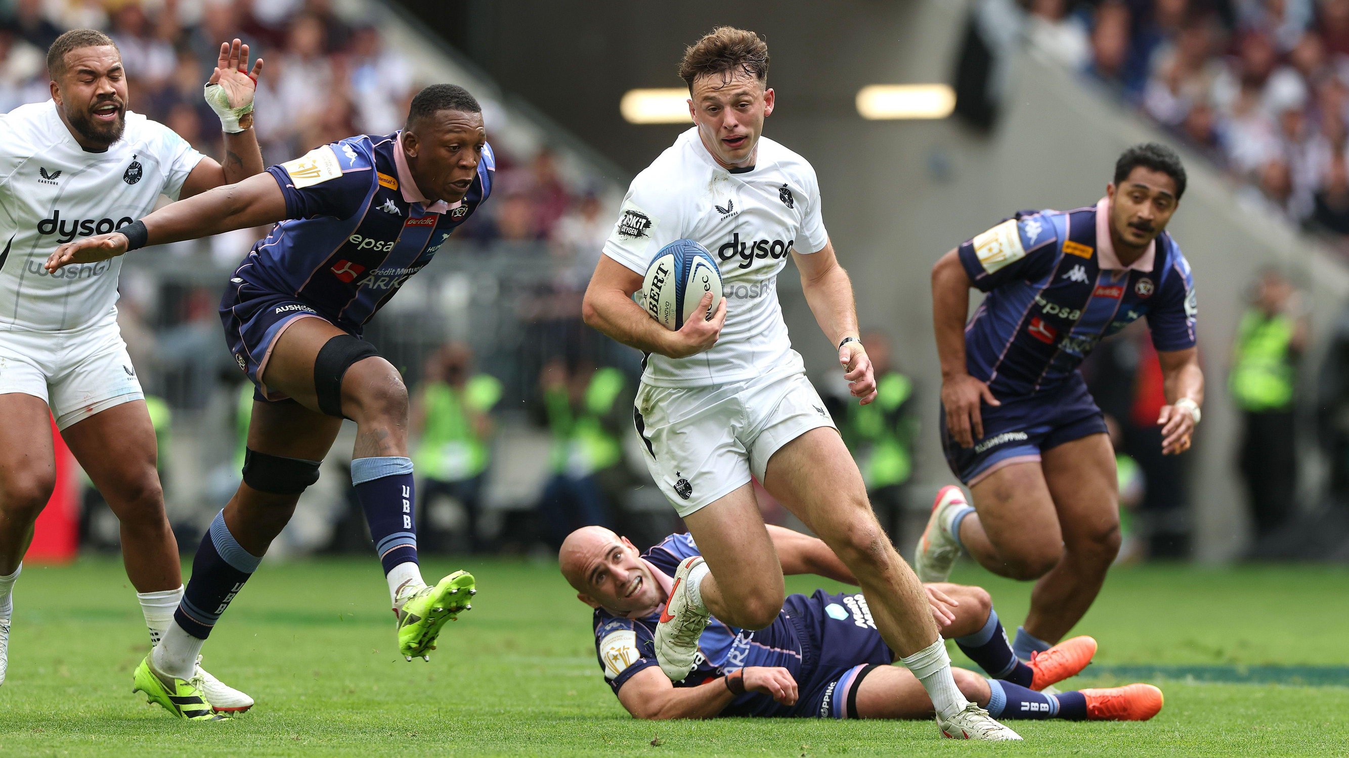 Louie Hennessey runs with the ball for Bath against Bordeaux-Begles