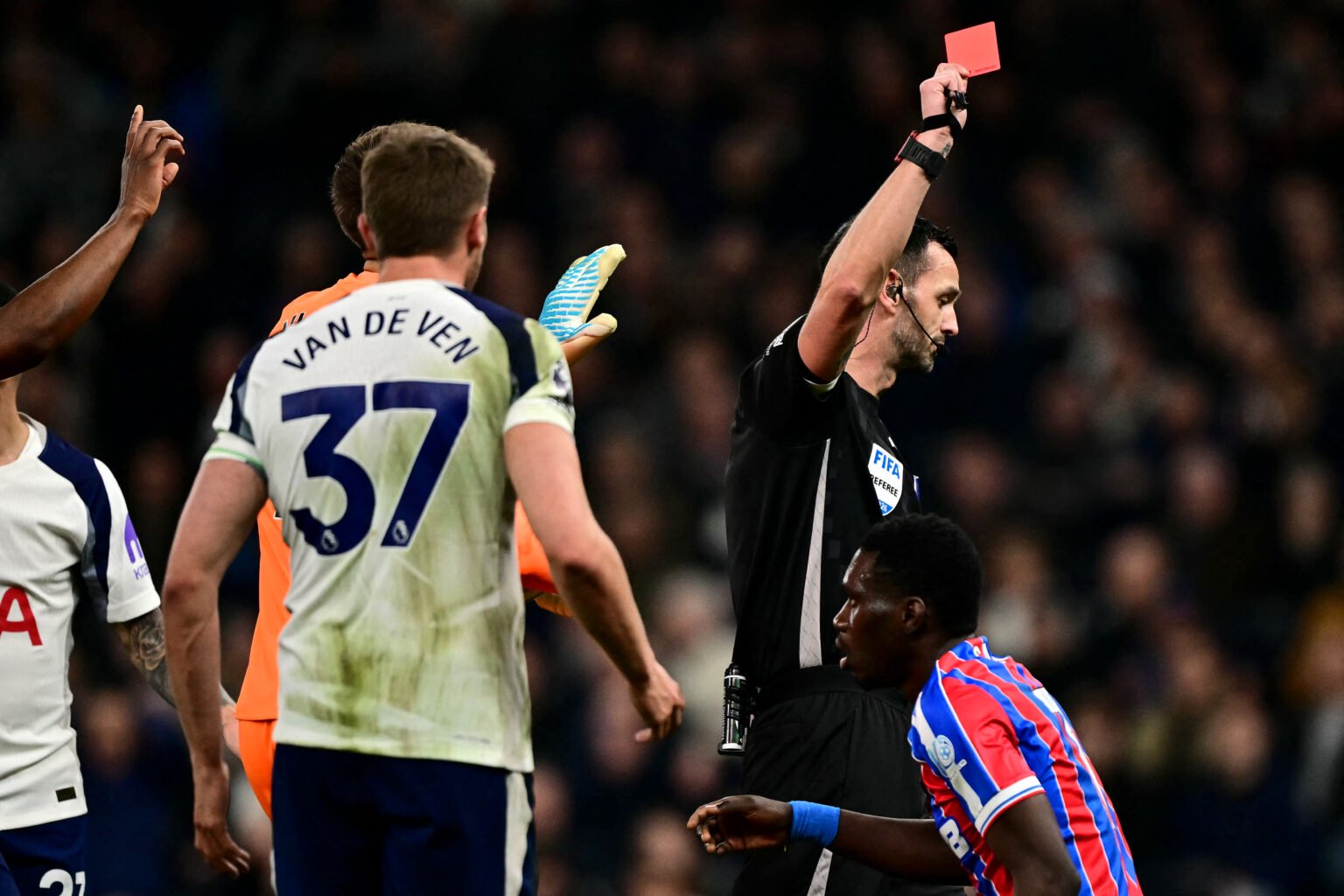 TOPSHOT-FBL-ENG-PR-TOTTENHAM-CRYSTAL PALACE