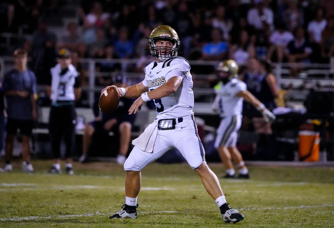 Benjamin Franklin quarterback Gavin Wyler (9) throws a pass against Valley Christian during a game in Phoenix  on Sept. 25, 2026.