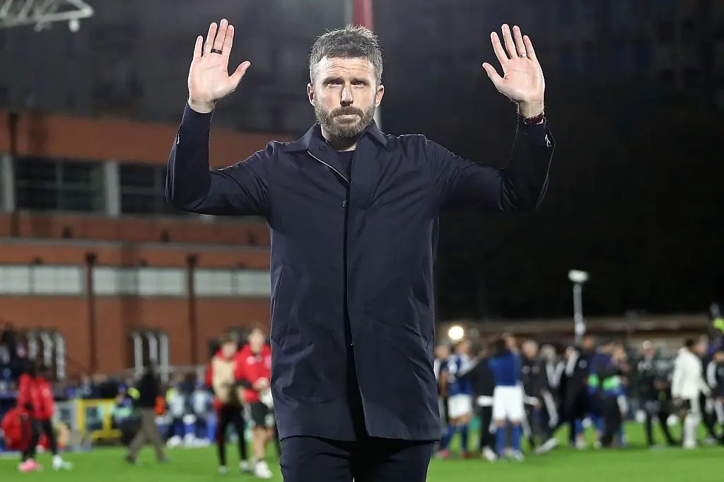 Michael Carrick apologizes to Man Utd fans in Como