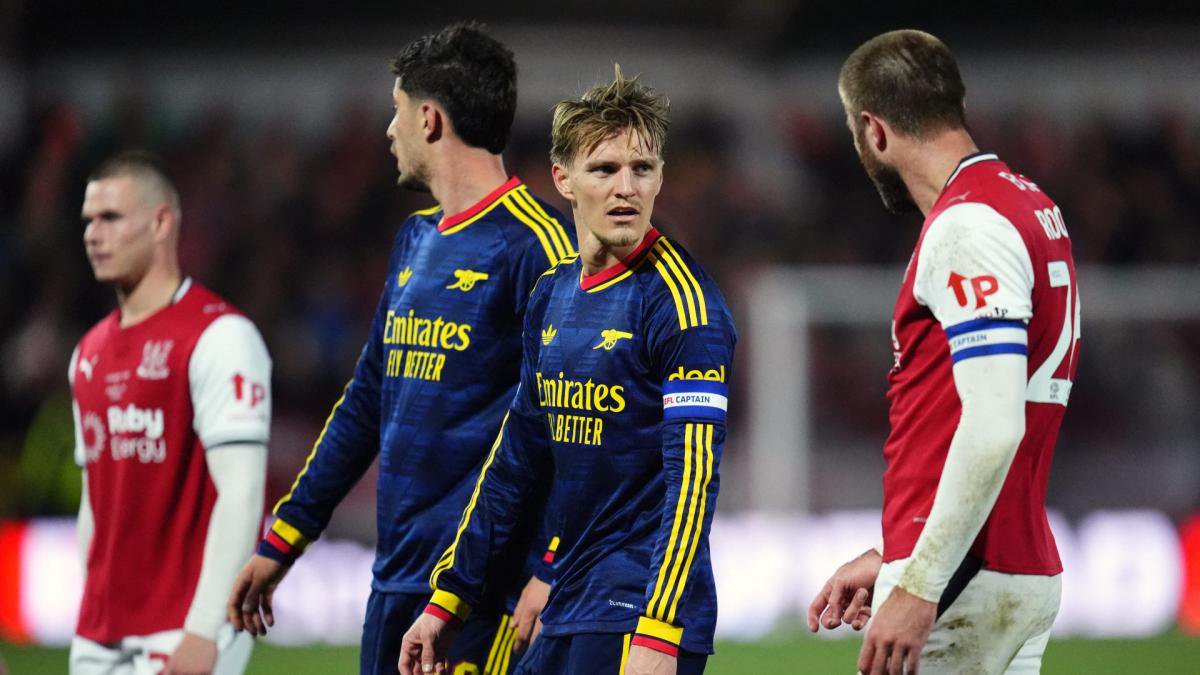 Arsenal suffer shock League Cup defeat to Fleetwood Town on penalties