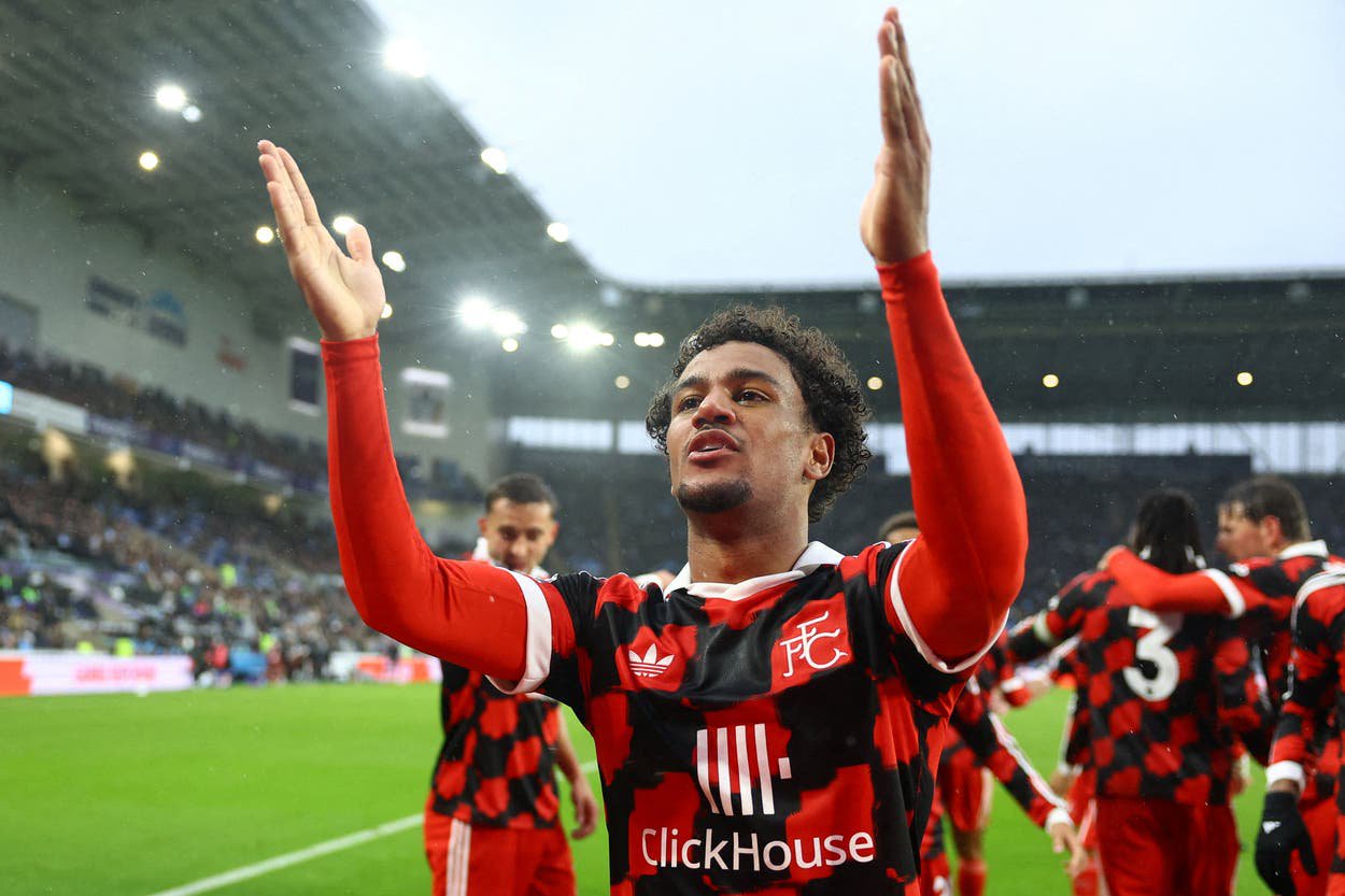 Oscar Bobb celebrates his winner for Fulham at Coventry