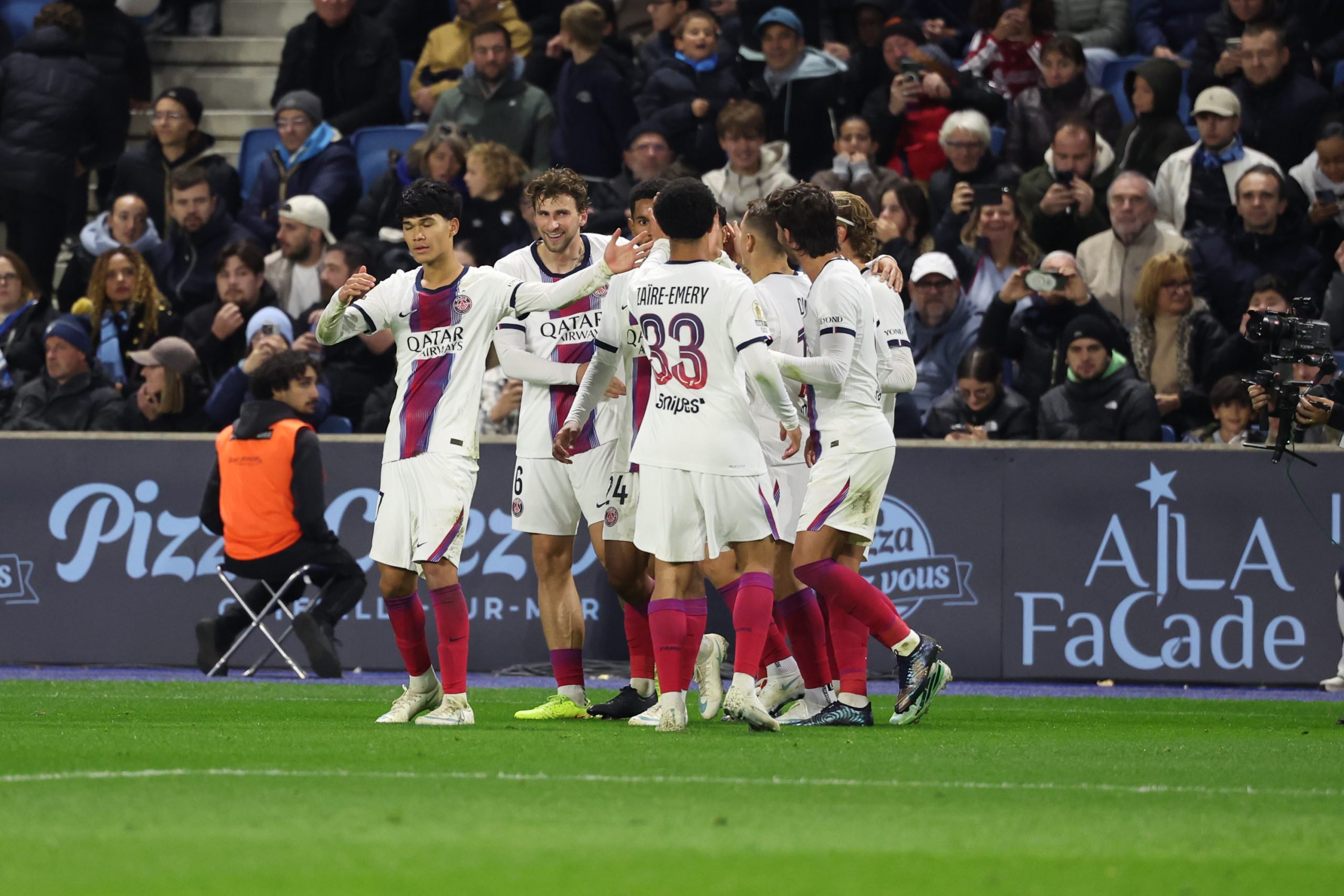 PSG : Hakimi frappe trois fois et signe une première retentissante