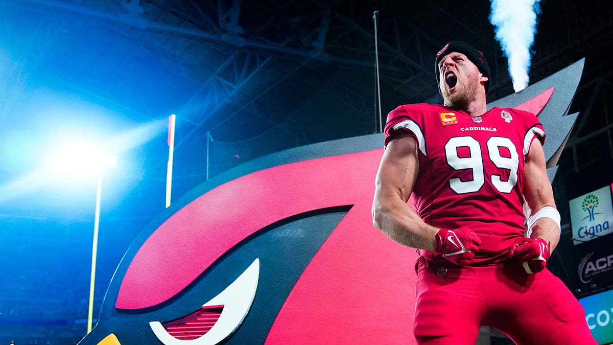 Cardinals defensive lineman JJ Watt (99) comes onto the field prior to a game against the Patriots at State Farm Stadium in Glendale, Ariz. on Dec. 12, 2022.