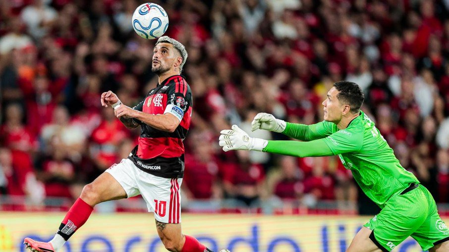 Quando Arrascaeta volta ao Flamengo? Jardim atualiza situação