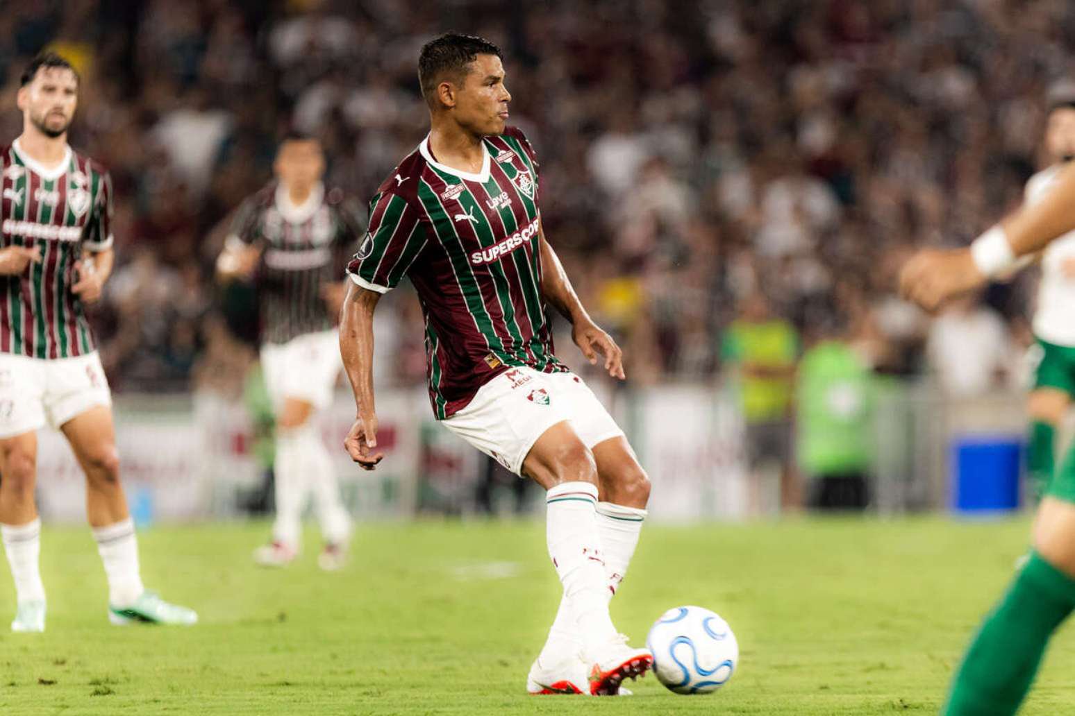 Thiago Silva em ação pelo Fluminense –
