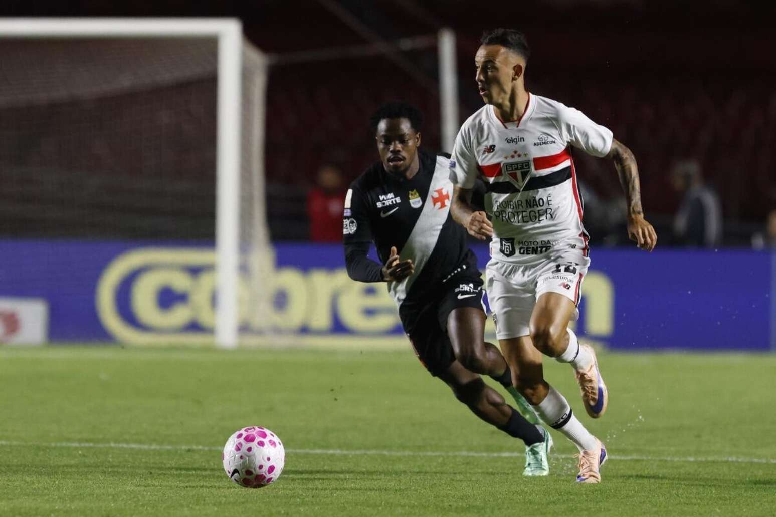 Vasco foi derrotado pelo São Paulo no Morumbi, neste sábado (17), pelo Brasileirão –