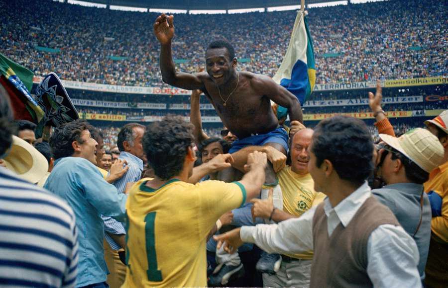 Pelé is carried on fans' shoulders after the 1970 FIFA World Cup final