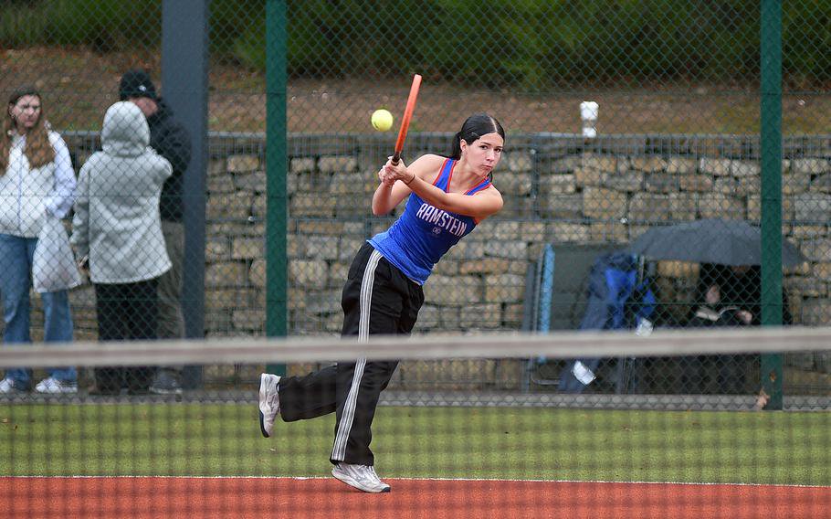Scarlett Hosey sends back a return.