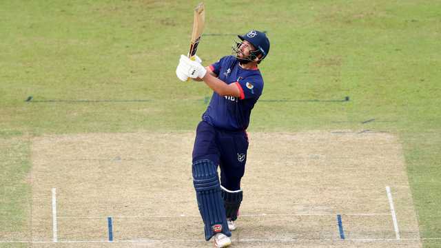 frylinck-hit-nine-fours-and-four-sixes-file-photo